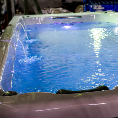 5 Meter Desain Baru Acrylic Tak Berujung Kolam Renang Outdoor Swim Spa Hot Tub