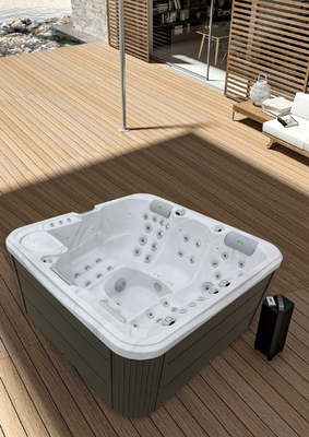 White Outdoor Spa Hot Tub Acrylic Spa Balboa Sistem 54 Total Jet