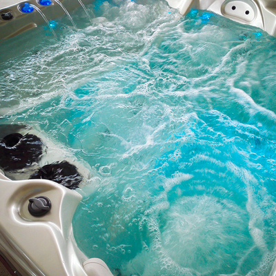 Ruang air panas taman mewah untuk 4 orang dewasa acrylic spa bak mandi Whirlpool dengan fungsi pijat untuk luar ruangan